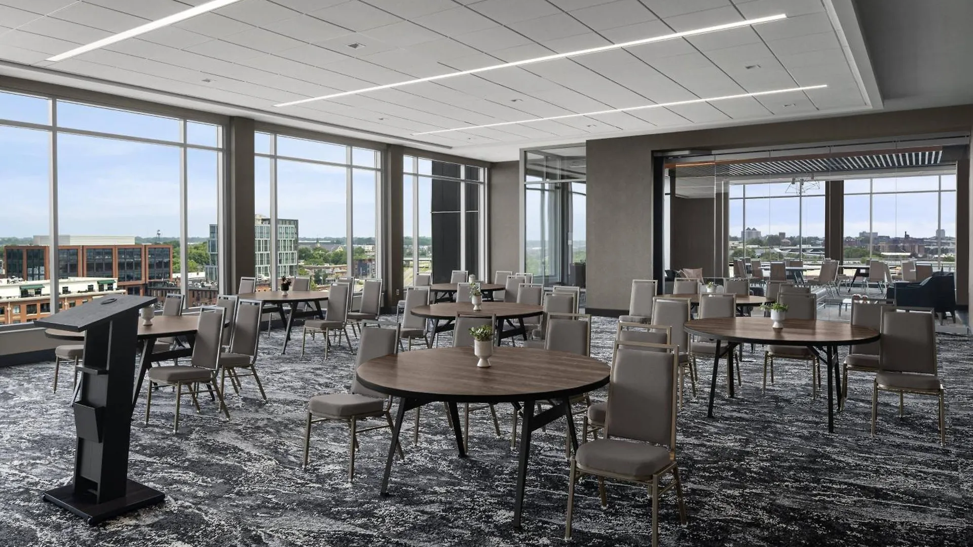Ac Hotel By Marriott Columbus Downtown