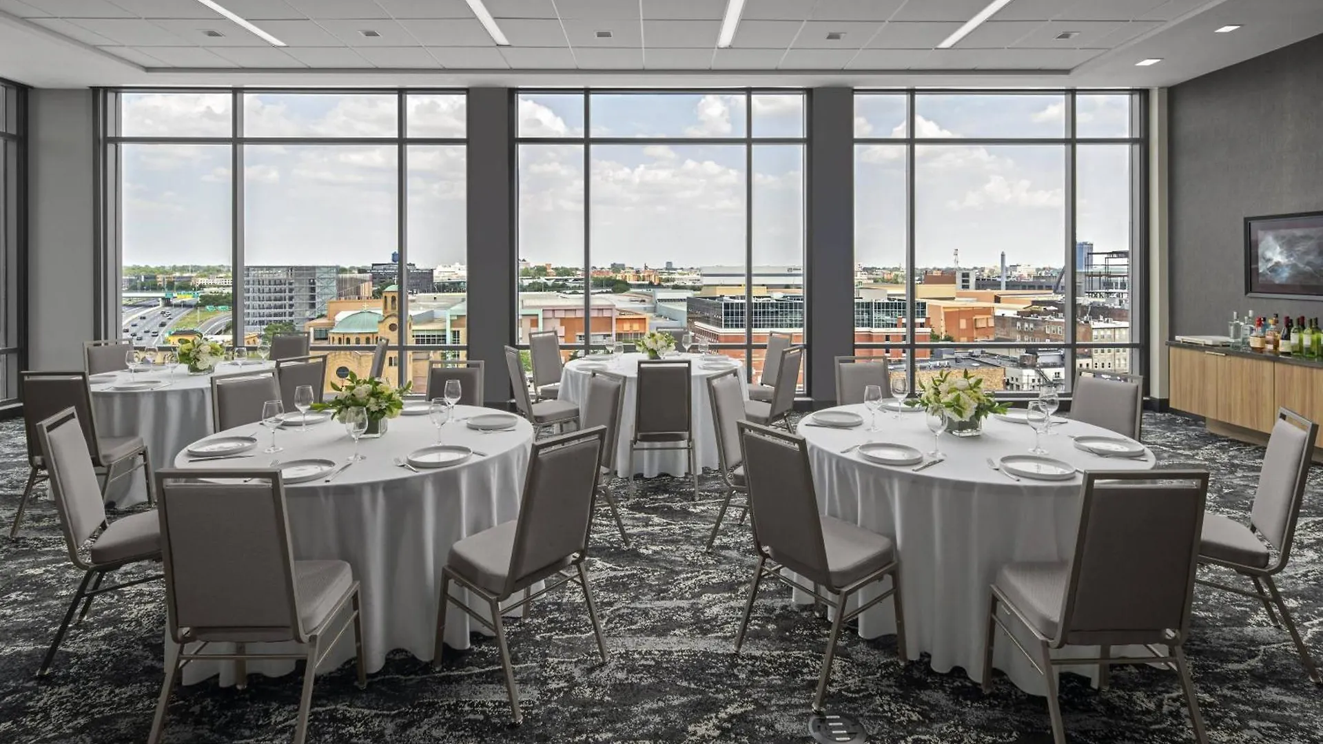 ****  Ac Hotel By Marriott Columbus Downtown ABD